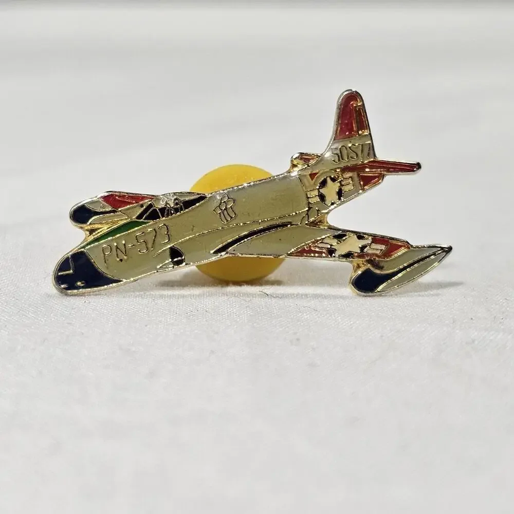 Vintage P-80 SHOOTING STAR LAPEL HAT PIN US AIR FORCE FIGHTER JET - Picture 1 of 4